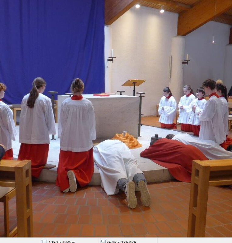 Impressionen vom österlichen Triduum in Esting St. Elisabeth – 1.04.2024