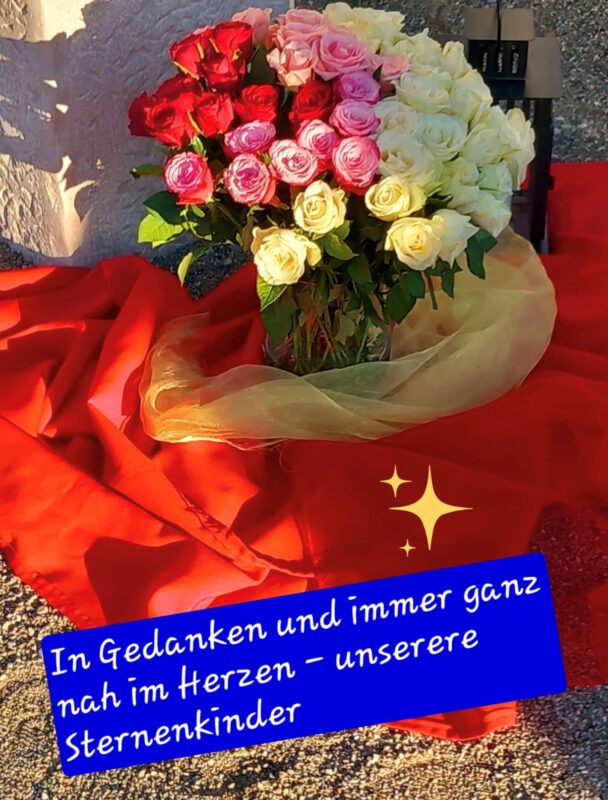 Rosen an der Stele für die Sternenkinder